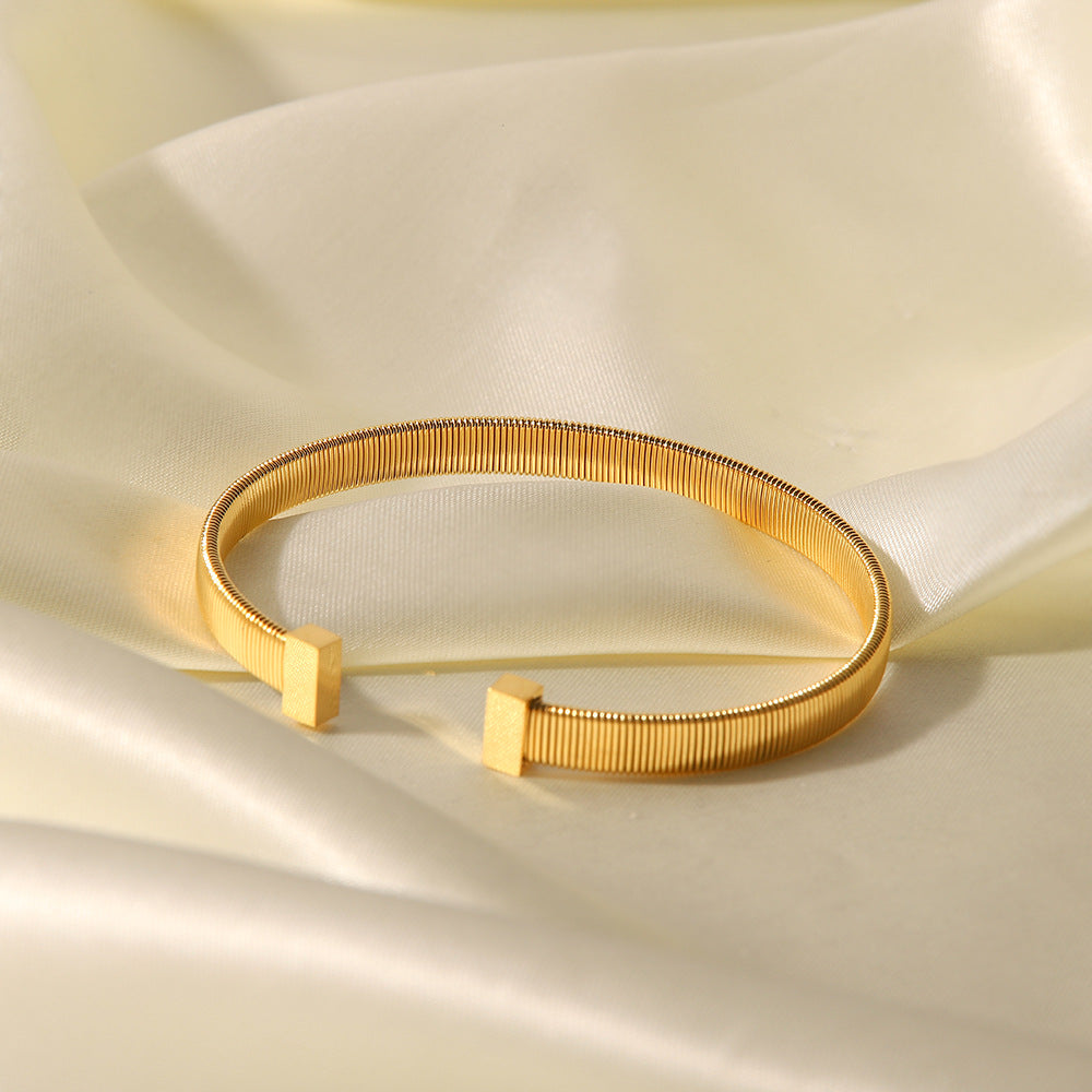 What Affordable Jewelry Looks Expensive and Lasts?