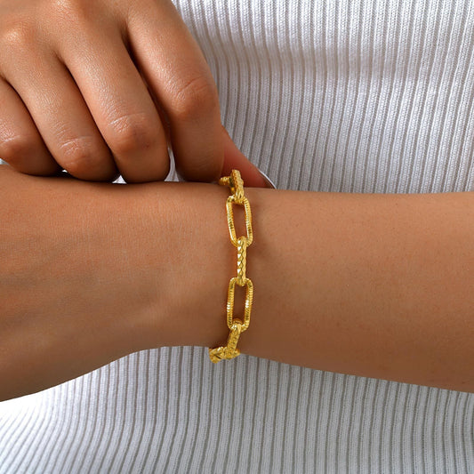 Tarnish-Free Jewelry That Doesn’t Turn Your Skin Green: The Complete Guide