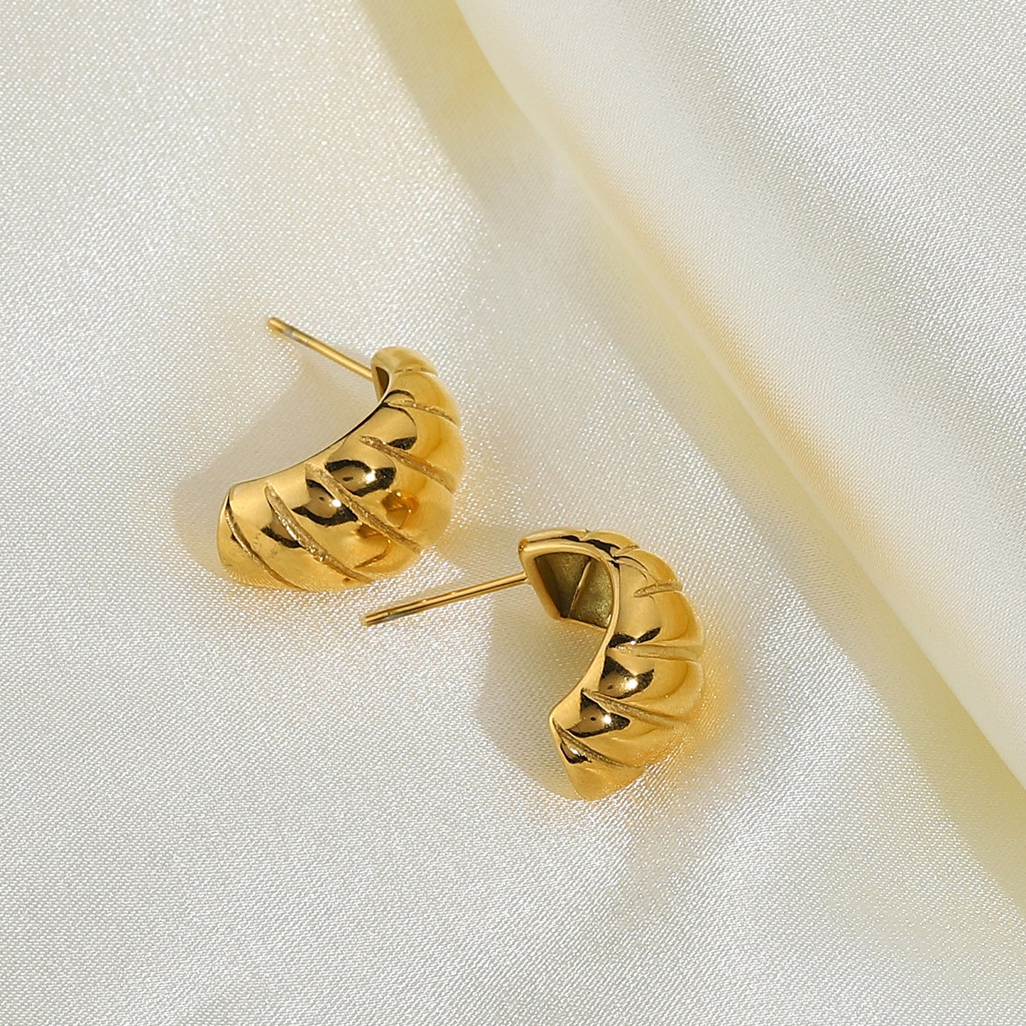 Large Titanium Steel Croissant Stud Earrings Bee Shape Stainless Steel